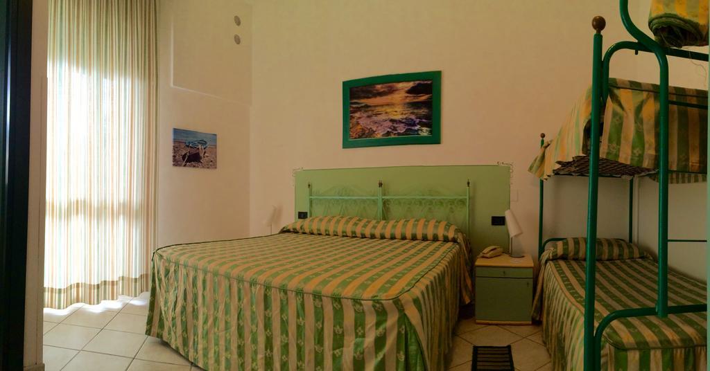 Lungomare Hotel Marina di Cecina Esterno foto