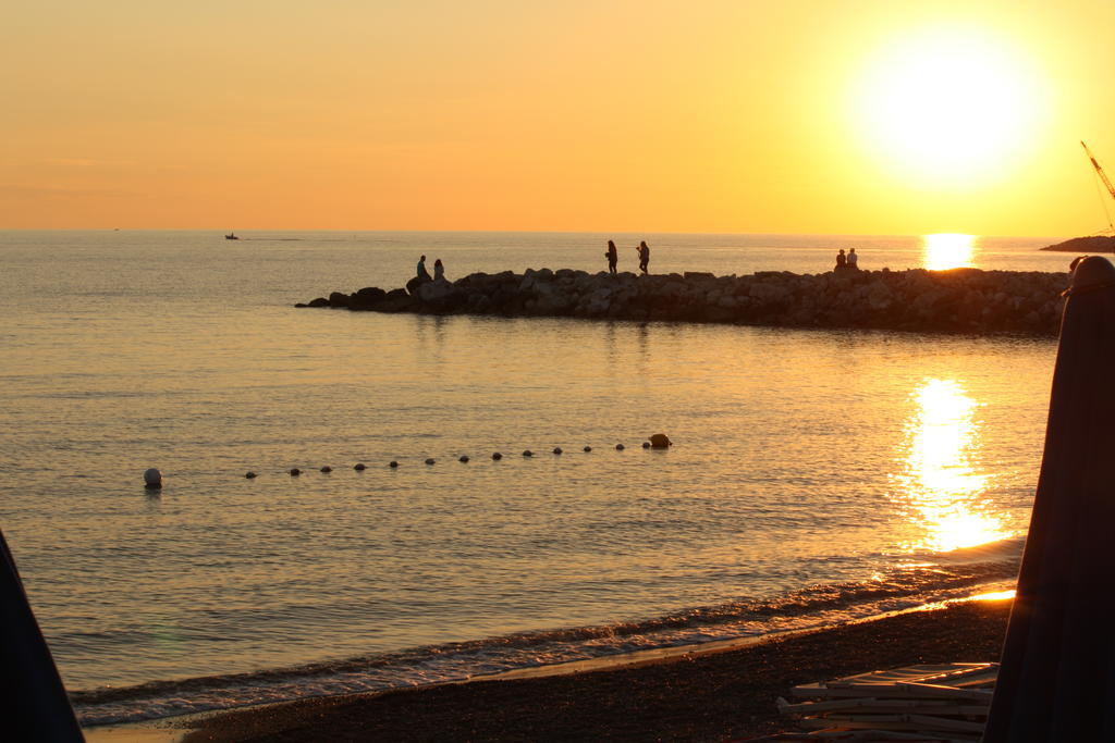 Lungomare Hotel Marina di Cecina Esterno foto