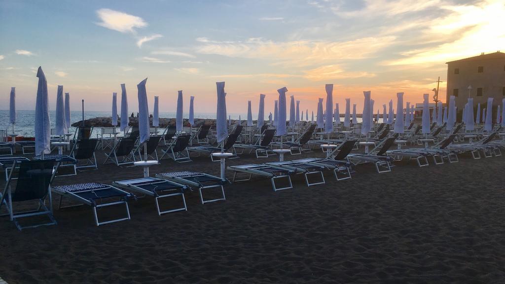 Lungomare Hotel Marina di Cecina Esterno foto